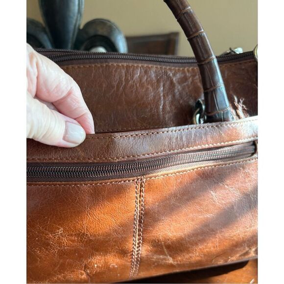 GIANI BERNINI - Double Zip Glazed Leather Satchel/Espresso w/Faux Leather Trim - Picture 9 of 16